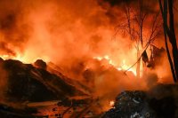 İstanbulda böyük yanğın - 20 rayondan yanğınsöndürən cəlb olundu