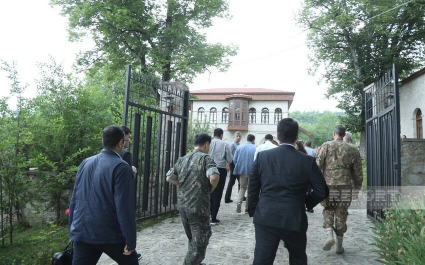 Diplomatlar Şuşada Mehmandarovların malikanəsini ziyarət etdilər